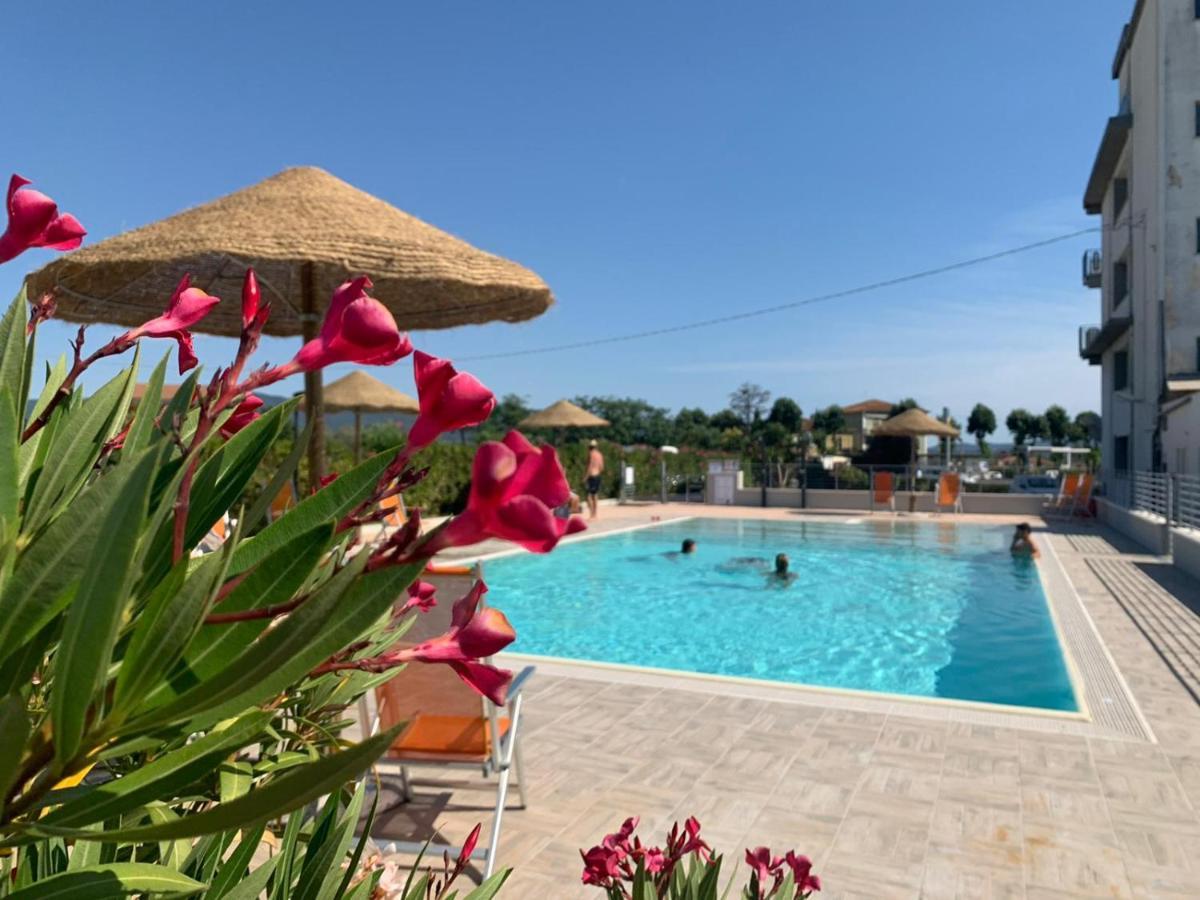 Hotel Letizia Фоллоніка Екстер'єр фото