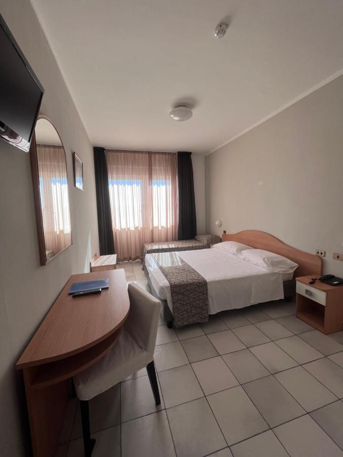 Hotel Letizia Фоллоніка Екстер'єр фото
